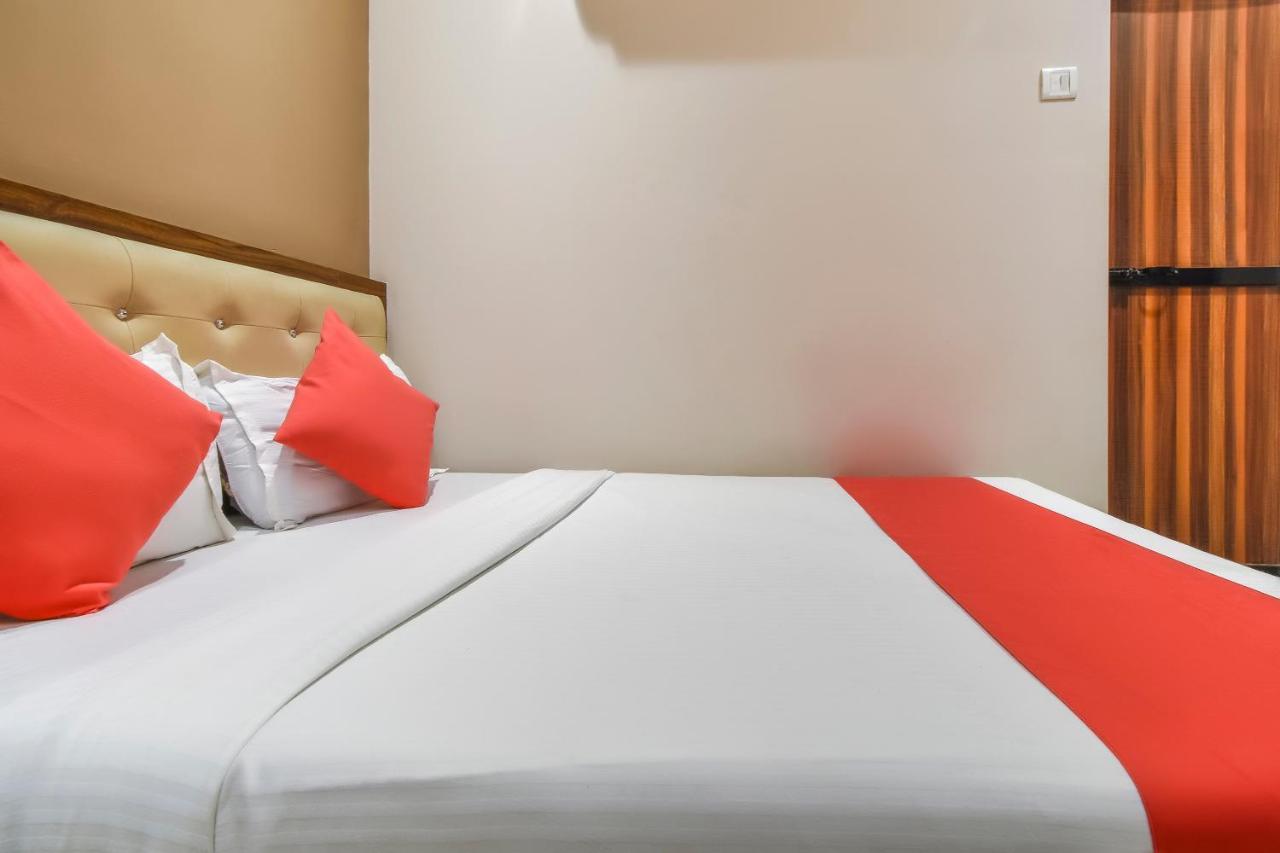Oyo 69377 Hotel Ruby Mumbai Exteriör bild