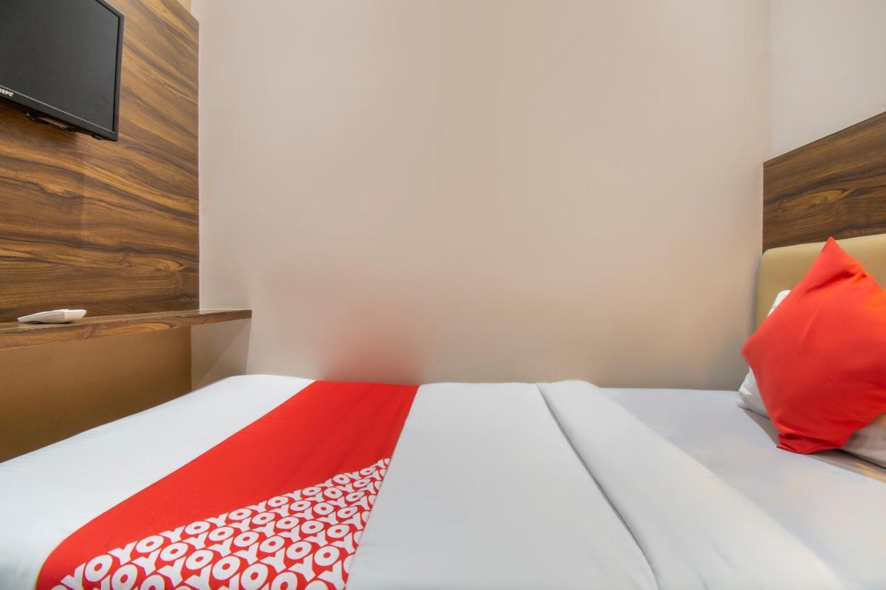 Oyo 69377 Hotel Ruby Mumbai Exteriör bild